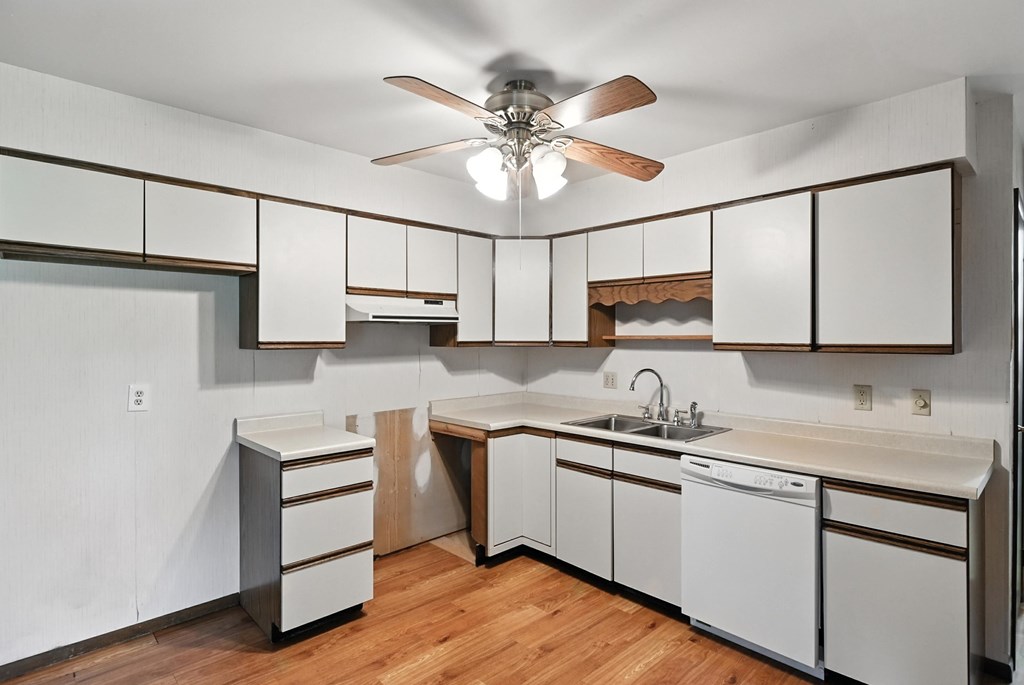1515 Oakridge Drive, Bucyrus, Ohio 44820, 3 Bedrooms Bedrooms, ,2 BathroomsBathrooms,Residential,For Sale,Oakridge Drive,9067556