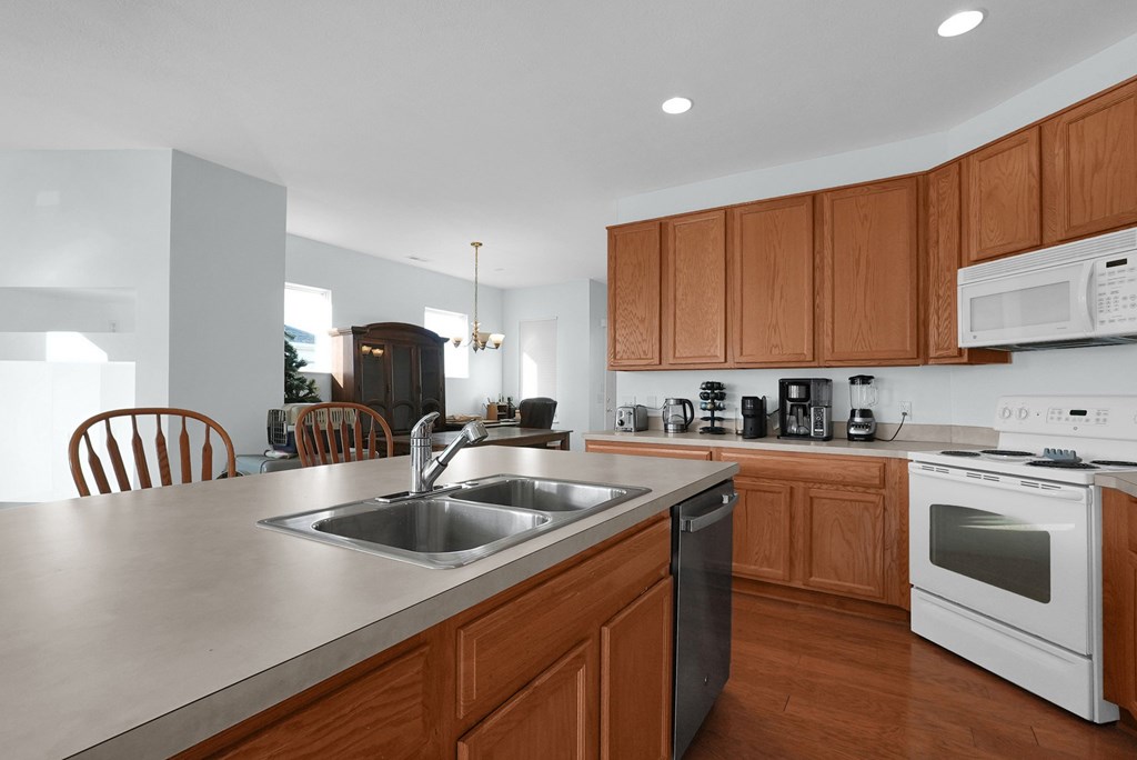 518 Lamplight Drive, Delaware, Ohio 43015, 3 Bedrooms Bedrooms, ,2 BathroomsBathrooms,Residential,For Sale,Lamplight Drive,9067558