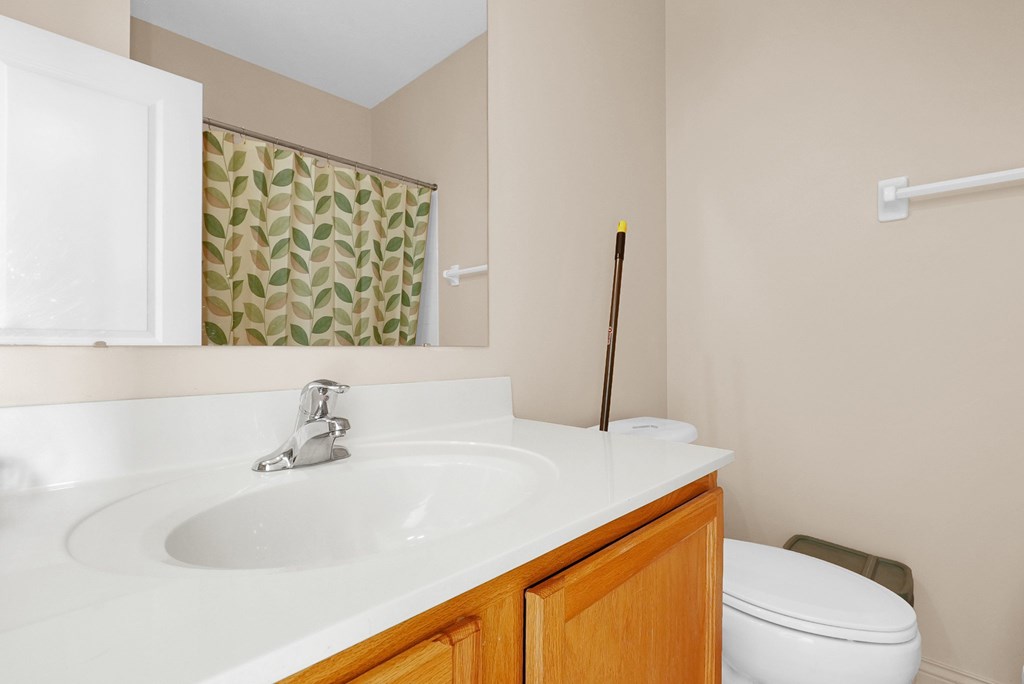 518 Lamplight Drive, Delaware, Ohio 43015, 3 Bedrooms Bedrooms, ,2 BathroomsBathrooms,Residential,For Sale,Lamplight Drive,9067558