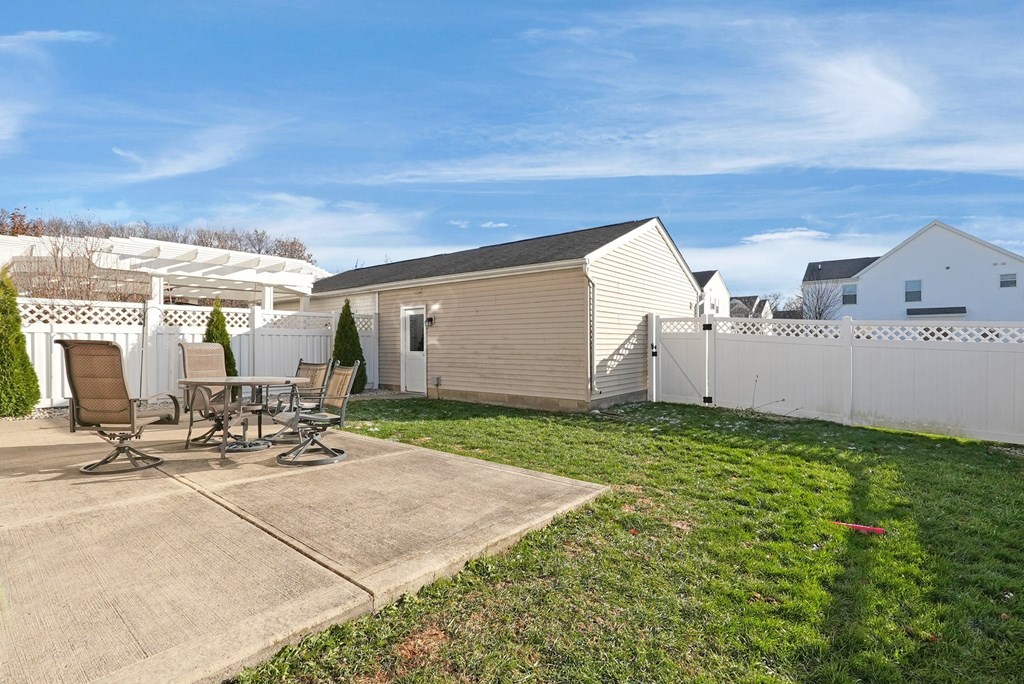 518 Lamplight Drive, Delaware, Ohio 43015, 3 Bedrooms Bedrooms, ,2 BathroomsBathrooms,Residential,For Sale,Lamplight Drive,9067558