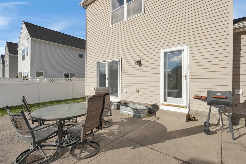 518 Lamplight Drive, Delaware, Ohio 43015, 3 Bedrooms Bedrooms, ,2 BathroomsBathrooms,Residential,For Sale,Lamplight Drive,9067558