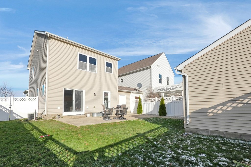 518 Lamplight Drive, Delaware, Ohio 43015, 3 Bedrooms Bedrooms, ,2 BathroomsBathrooms,Residential,For Sale,Lamplight Drive,9067558