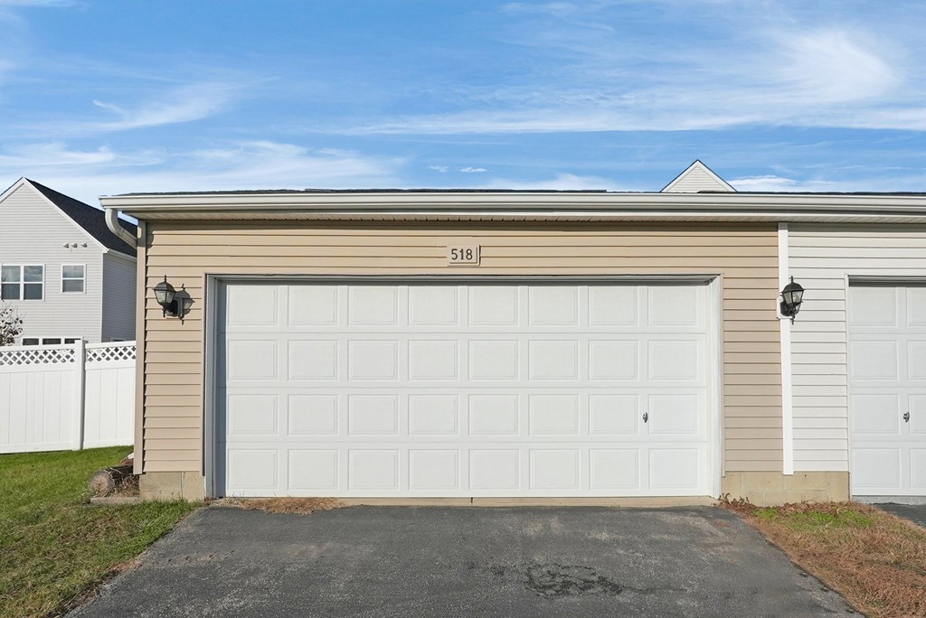 518 Lamplight Drive, Delaware, Ohio 43015, 3 Bedrooms Bedrooms, ,2 BathroomsBathrooms,Residential,For Sale,Lamplight Drive,9067558