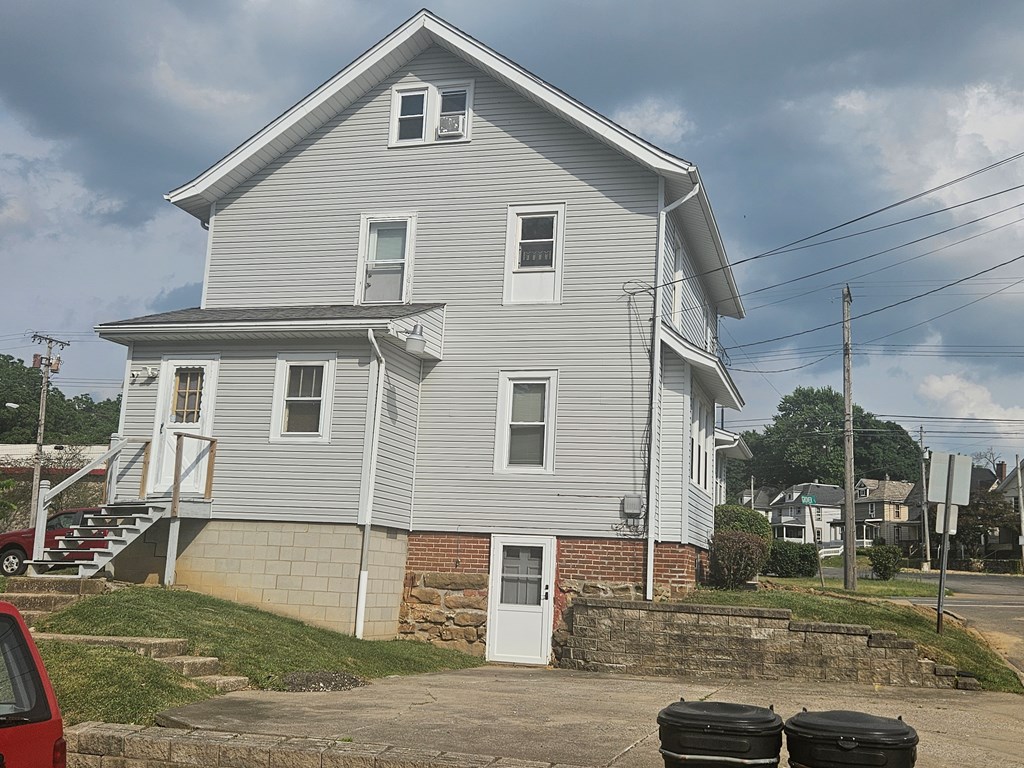 172 -172 1/2 Lexington Avenue, Mansfield, Ohio 44907, 3 Bedrooms Bedrooms, ,Residential Income,For Sale,-172 1/2 Lexington Avenue,9067566