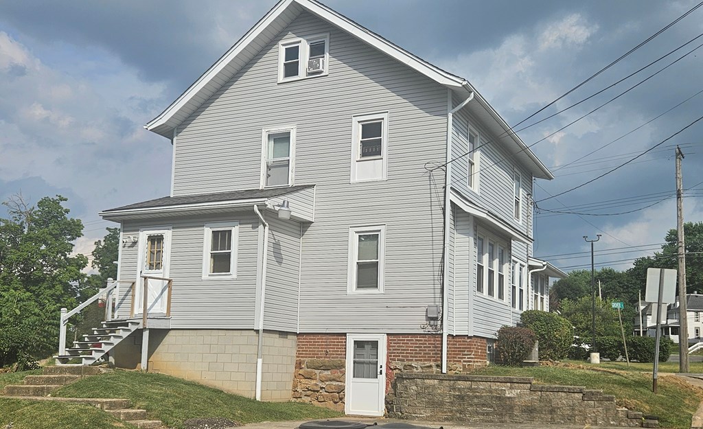 172 -172 1/2 Lexington Avenue, Mansfield, Ohio 44907, 3 Bedrooms Bedrooms, ,Residential Income,For Sale,-172 1/2 Lexington Avenue,9067566