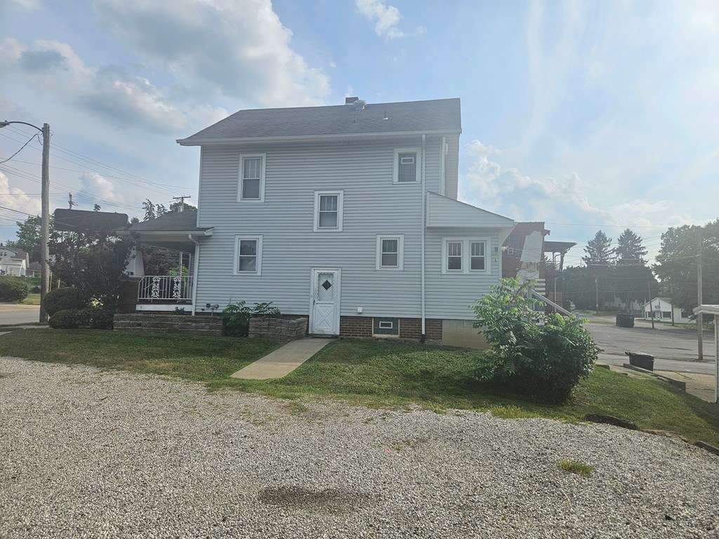 172 -172 1/2 Lexington Avenue, Mansfield, Ohio 44907, 3 Bedrooms Bedrooms, ,Residential Income,For Sale,-172 1/2 Lexington Avenue,9067566