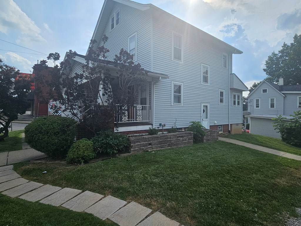 172 -172 1/2 Lexington Avenue, Mansfield, Ohio 44907, 3 Bedrooms Bedrooms, ,Residential Income,For Sale,-172 1/2 Lexington Avenue,9067566