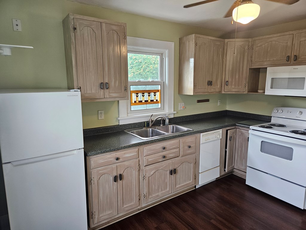 172 -172 1/2 Lexington Avenue, Mansfield, Ohio 44907, 3 Bedrooms Bedrooms, ,Residential Income,For Sale,-172 1/2 Lexington Avenue,9067566