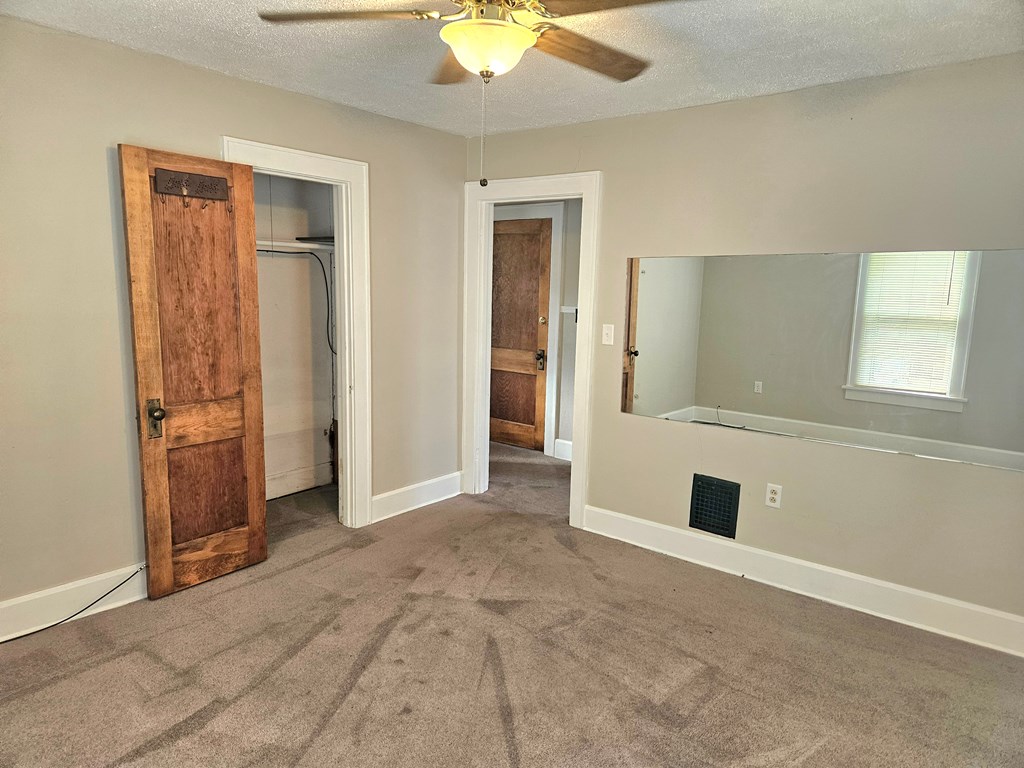 172 -172 1/2 Lexington Avenue, Mansfield, Ohio 44907, 3 Bedrooms Bedrooms, ,Residential Income,For Sale,-172 1/2 Lexington Avenue,9067566