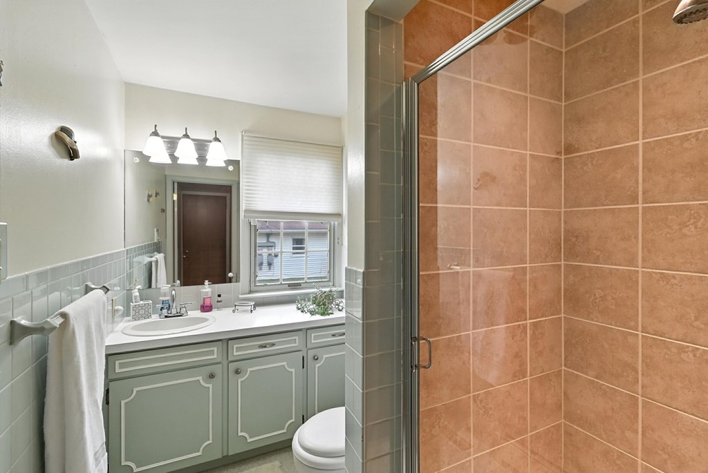 136 Elmridge Road, Mansfield, Ohio 44907, 2 Bedrooms Bedrooms, ,3 BathroomsBathrooms,Residential,For Sale,Elmridge Road,9067581