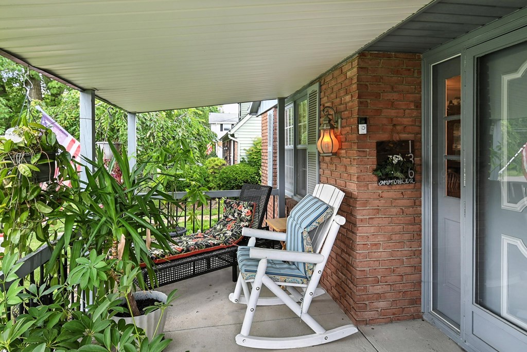 136 Elmridge Road, Mansfield, Ohio 44907, 2 Bedrooms Bedrooms, ,3 BathroomsBathrooms,Residential,For Sale,Elmridge Road,9067581