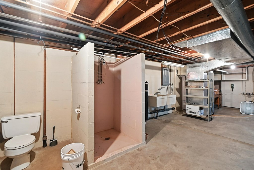 136 Elmridge Road, Mansfield, Ohio 44907, 2 Bedrooms Bedrooms, ,3 BathroomsBathrooms,Residential,For Sale,Elmridge Road,9067581