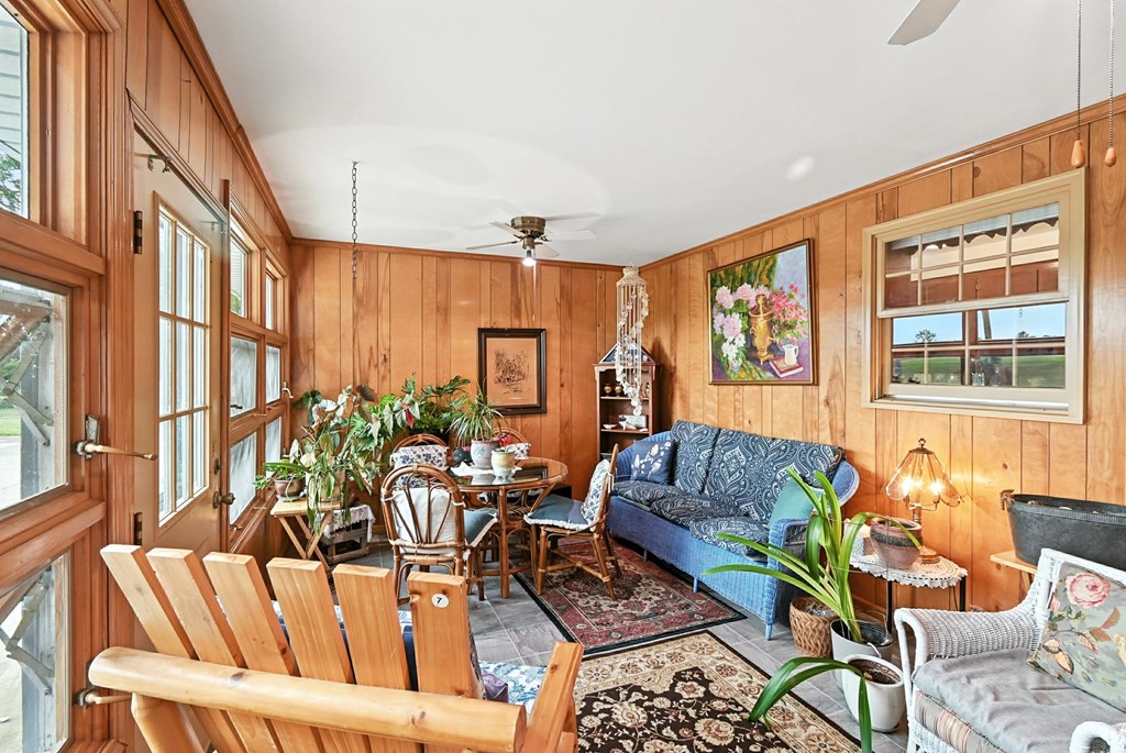 136 Elmridge Road, Mansfield, Ohio 44907, 2 Bedrooms Bedrooms, ,3 BathroomsBathrooms,Residential,For Sale,Elmridge Road,9067581