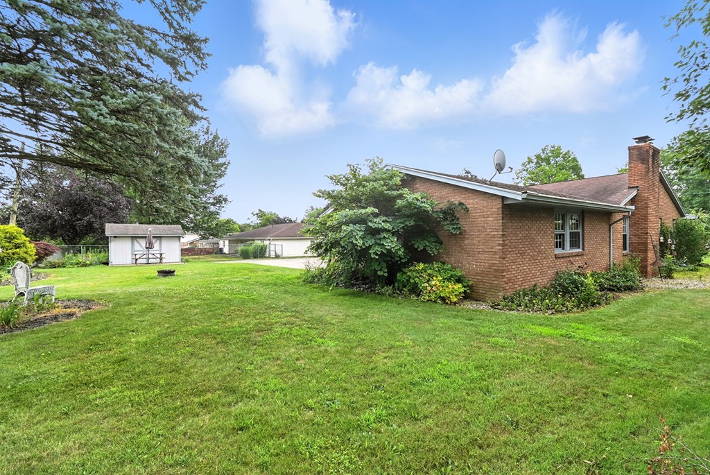 136 Elmridge Road, Mansfield, Ohio 44907, 2 Bedrooms Bedrooms, ,3 BathroomsBathrooms,Residential,For Sale,Elmridge Road,9067581
