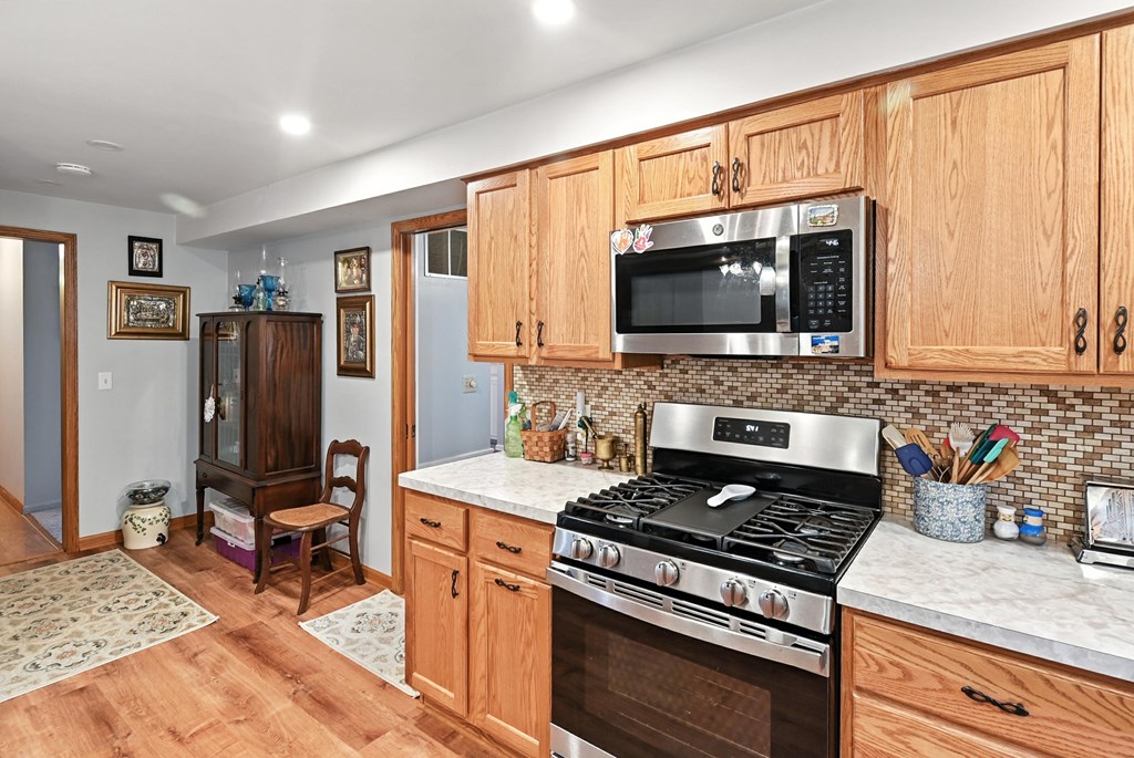 136 Elmridge Road, Mansfield, Ohio 44907, 2 Bedrooms Bedrooms, ,3 BathroomsBathrooms,Residential,For Sale,Elmridge Road,9067581