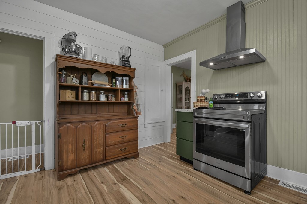 57 Sandusky Street, Plymouth, Ohio 44865, 4 Bedrooms Bedrooms, ,2 BathroomsBathrooms,Residential,For Sale,Sandusky Street,9067589