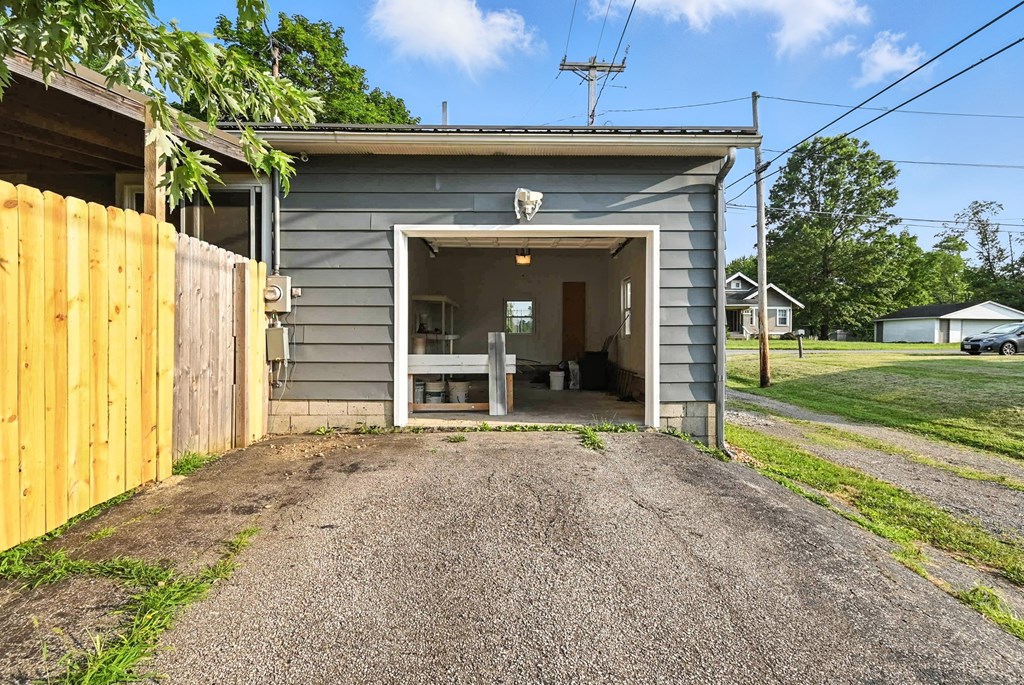 438 Mackey Street, Galion, Ohio 44833, 3 Bedrooms Bedrooms, ,1 BathroomBathrooms,Residential,For Sale,Mackey Street,9067590