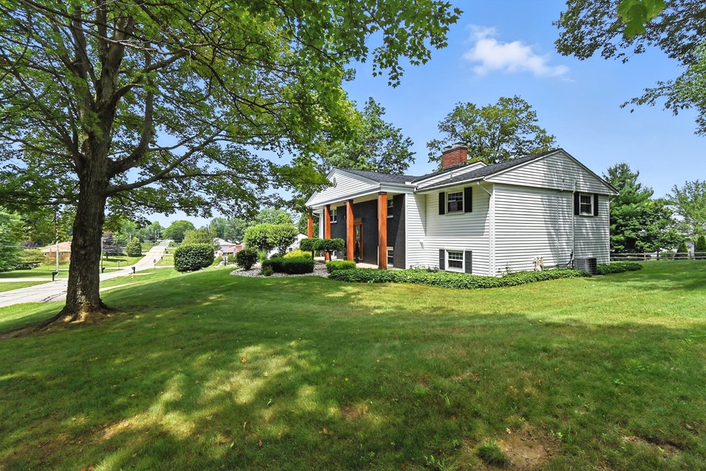 191 Clare Road, Ontario, Ohio 44906, 4 Bedrooms Bedrooms, ,3 BathroomsBathrooms,Residential,For Sale,Clare Road,9067621