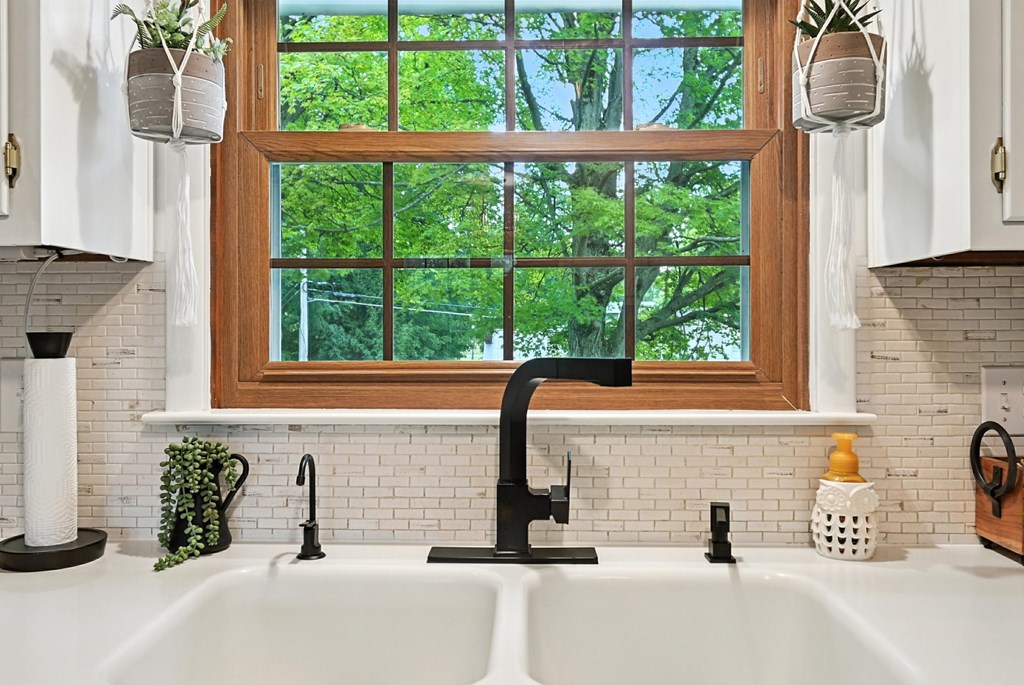191 Clare Road, Ontario, Ohio 44906, 4 Bedrooms Bedrooms, ,3 BathroomsBathrooms,Residential,For Sale,Clare Road,9067621