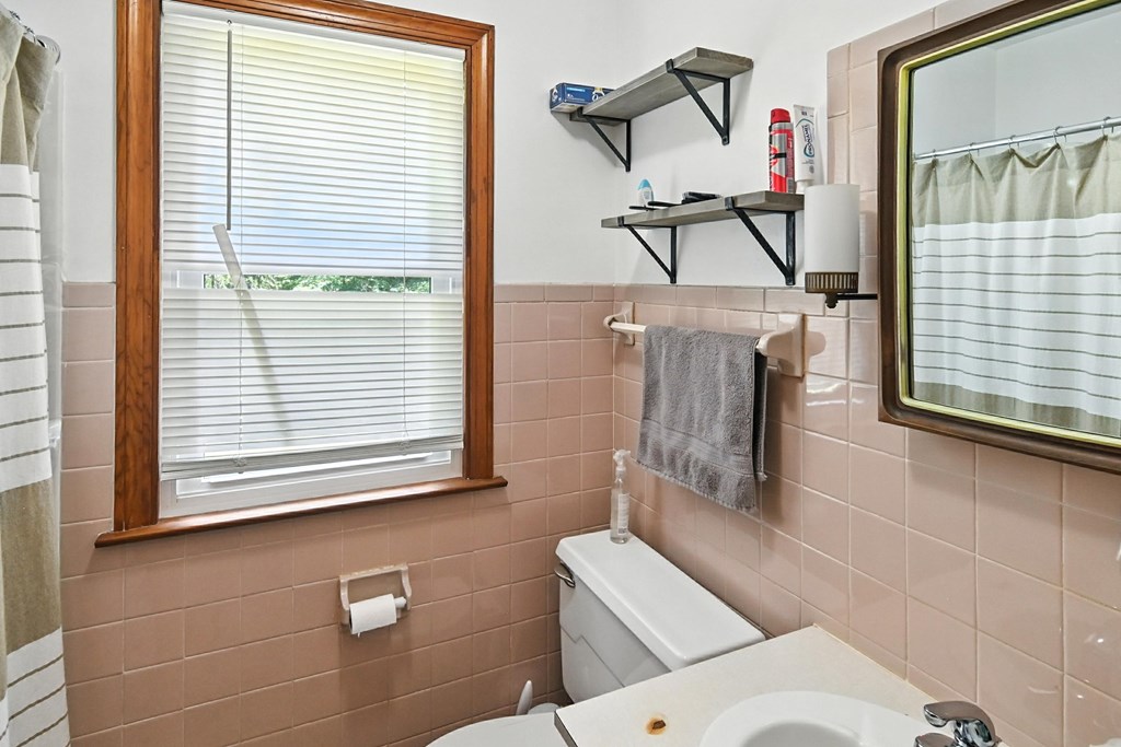305 N Boston St, Galion, Ohio 44833, 2 Bedrooms Bedrooms, ,1 BathroomBathrooms,Residential,For Sale,Boston St,9067628