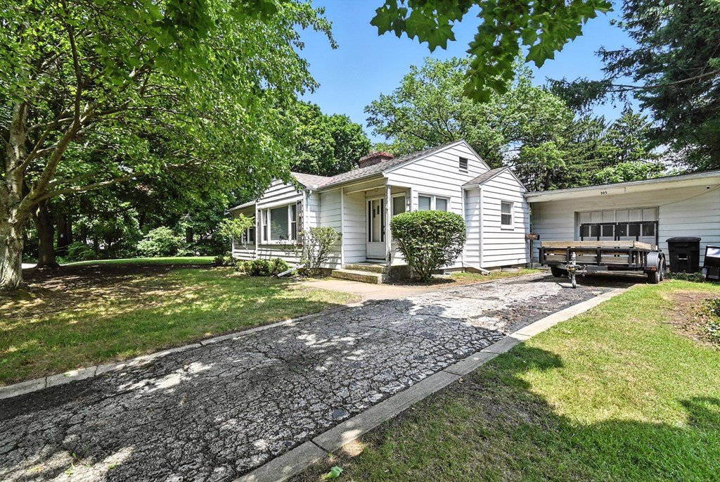 305 N Boston St, Galion, Ohio 44833, 2 Bedrooms Bedrooms, ,1 BathroomBathrooms,Residential,For Sale,Boston St,9067628