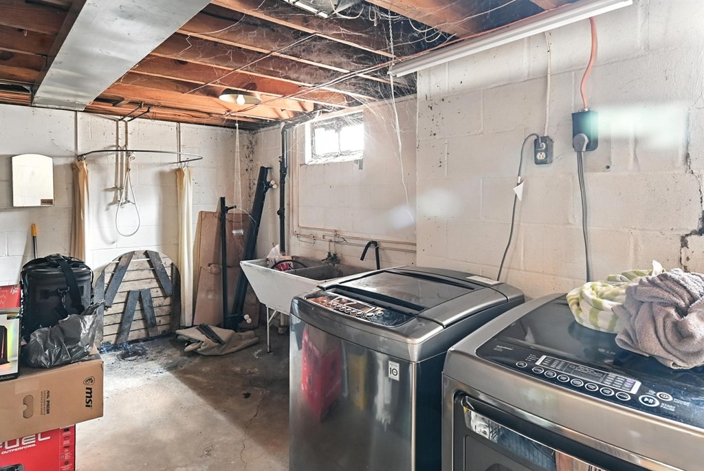 305 N Boston St, Galion, Ohio 44833, 2 Bedrooms Bedrooms, ,1 BathroomBathrooms,Residential,For Sale,Boston St,9067628