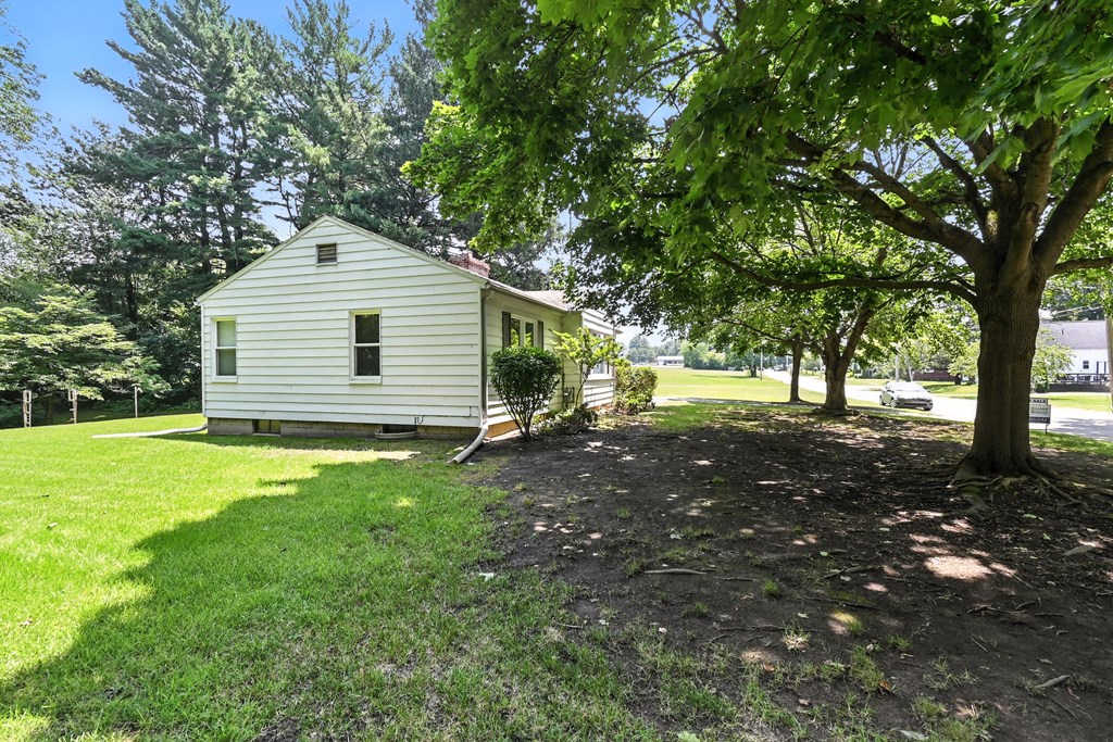 305 N Boston St, Galion, Ohio 44833, 2 Bedrooms Bedrooms, ,1 BathroomBathrooms,Residential,For Sale,Boston St,9067628