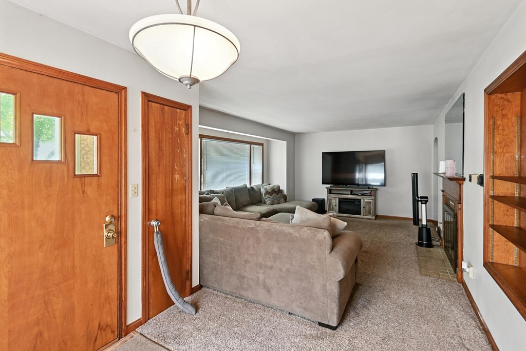 305 N Boston St, Galion, Ohio 44833, 2 Bedrooms Bedrooms, ,1 BathroomBathrooms,Residential,For Sale,Boston St,9067628
