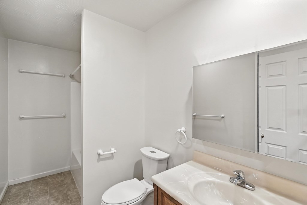 8 Miami Street, Mount Vernon, Ohio 43050, 5 Bedrooms Bedrooms, ,3 BathroomsBathrooms,Residential,For Sale,Miami Street,9067654