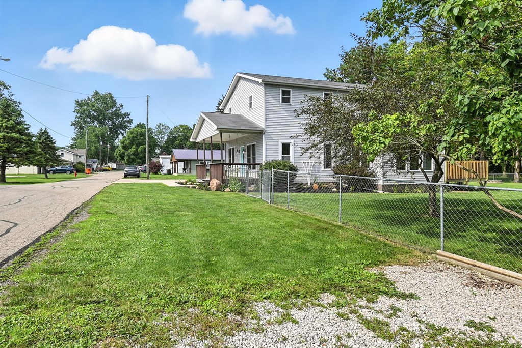 8 Miami Street, Mount Vernon, Ohio 43050, 5 Bedrooms Bedrooms, ,3 BathroomsBathrooms,Residential,For Sale,Miami Street,9067654