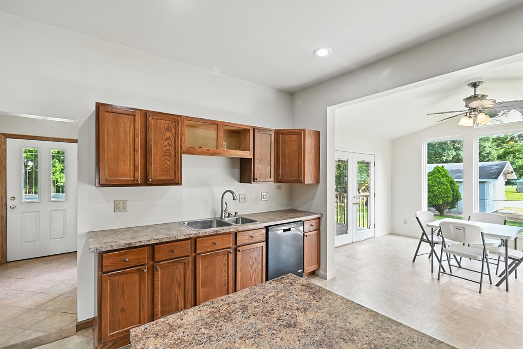 8 Miami Street, Mount Vernon, Ohio 43050, 5 Bedrooms Bedrooms, ,3 BathroomsBathrooms,Residential,For Sale,Miami Street,9067654