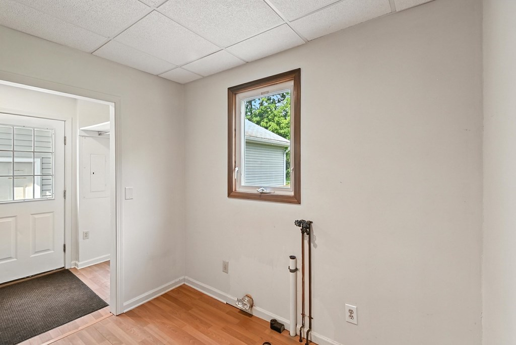 8 Miami Street, Mount Vernon, Ohio 43050, 5 Bedrooms Bedrooms, ,3 BathroomsBathrooms,Residential,For Sale,Miami Street,9067654