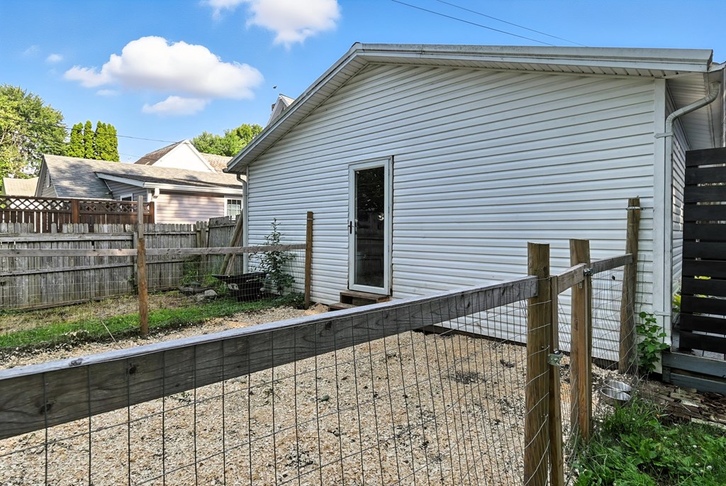 919 W High Street, Mount Vernon, Ohio 43050, 3 Bedrooms Bedrooms, ,1 BathroomBathrooms,Residential,For Sale,High Street,9067660