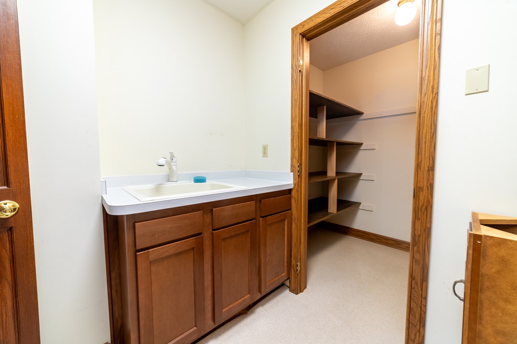 1859 Cunning Drive, Mansfield, Ohio 44907, 2 Bedrooms Bedrooms, ,3 BathroomsBathrooms,Residential,For Sale,Cunning Drive,9067670