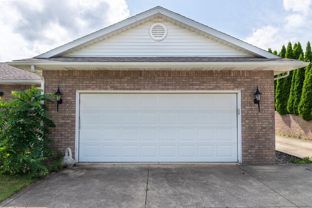 1859 Cunning Drive, Mansfield, Ohio 44907, 2 Bedrooms Bedrooms, ,3 BathroomsBathrooms,Residential,For Sale,Cunning Drive,9067670