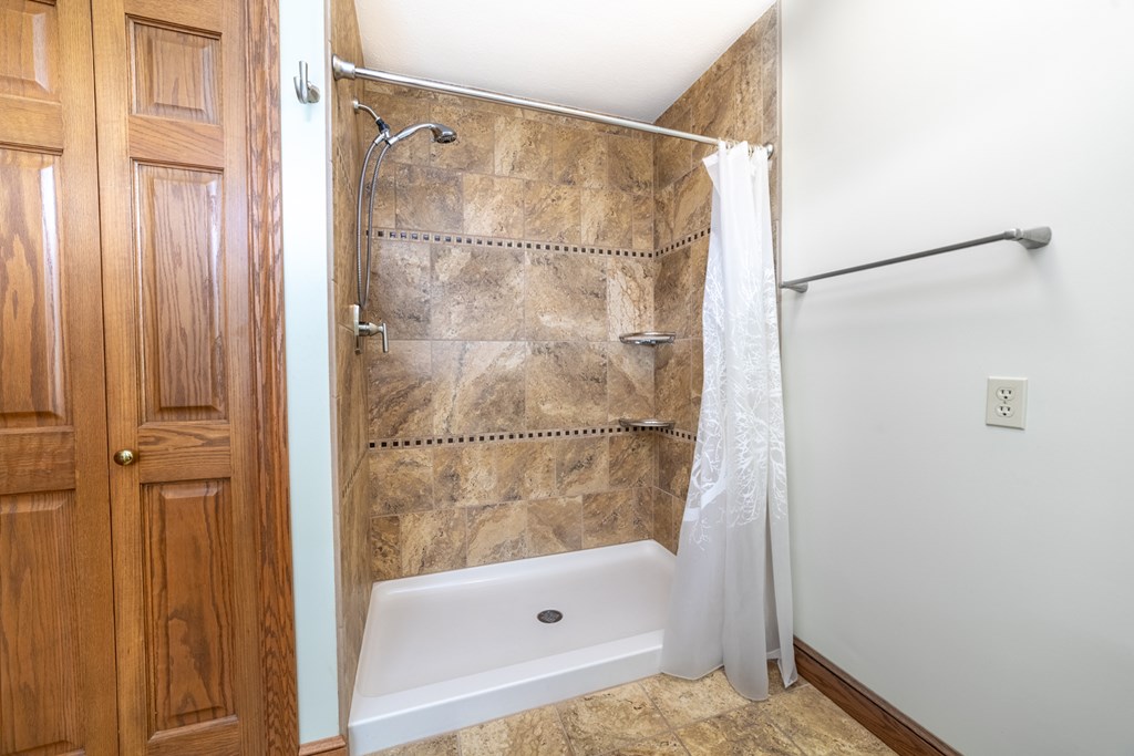 1859 Cunning Drive, Mansfield, Ohio 44907, 2 Bedrooms Bedrooms, ,3 BathroomsBathrooms,Residential,For Sale,Cunning Drive,9067670
