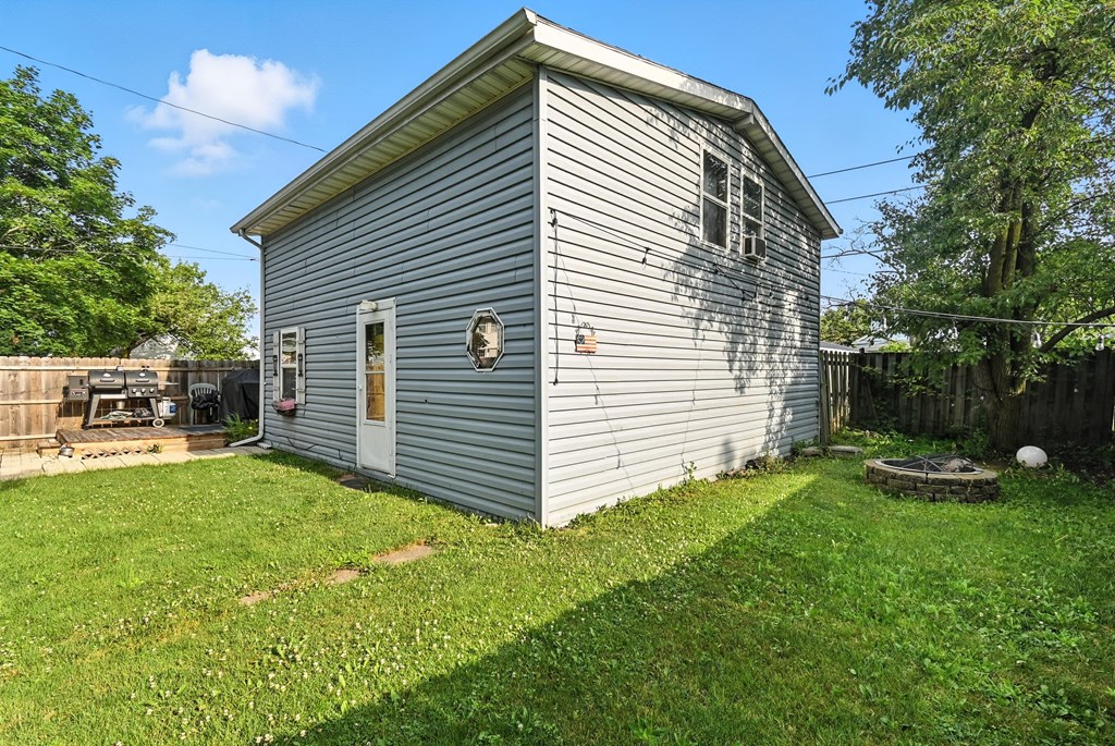 105 Washington Street, Willard, Ohio 44890, 3 Bedrooms Bedrooms, ,1 BathroomBathrooms,Residential,For Sale,Washington Street,9067674