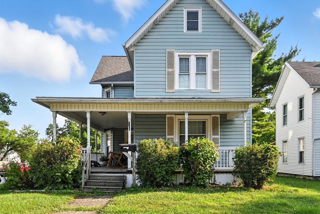 105 Washington Street, Willard, Ohio 44890, 3 Bedrooms Bedrooms, ,1 BathroomBathrooms,Residential,For Sale,Washington Street,9067674