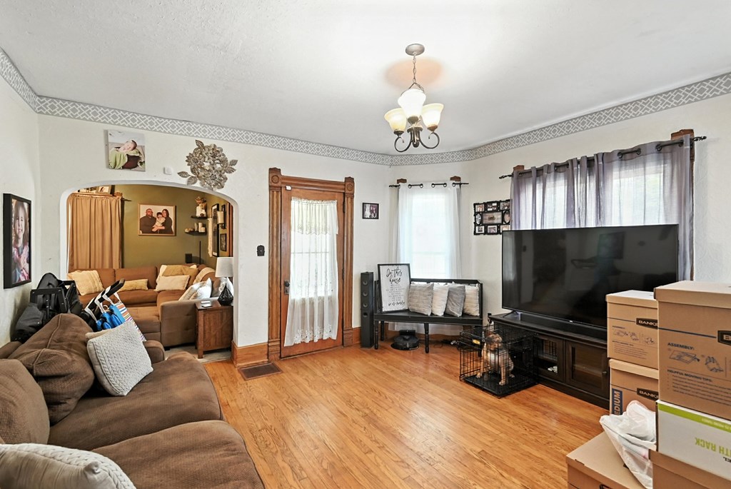 105 Washington Street, Willard, Ohio 44890, 3 Bedrooms Bedrooms, ,1 BathroomBathrooms,Residential,For Sale,Washington Street,9067674