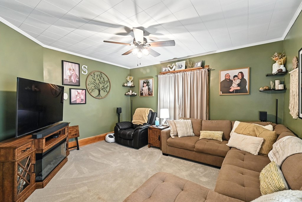 105 Washington Street, Willard, Ohio 44890, 3 Bedrooms Bedrooms, ,1 BathroomBathrooms,Residential,For Sale,Washington Street,9067674