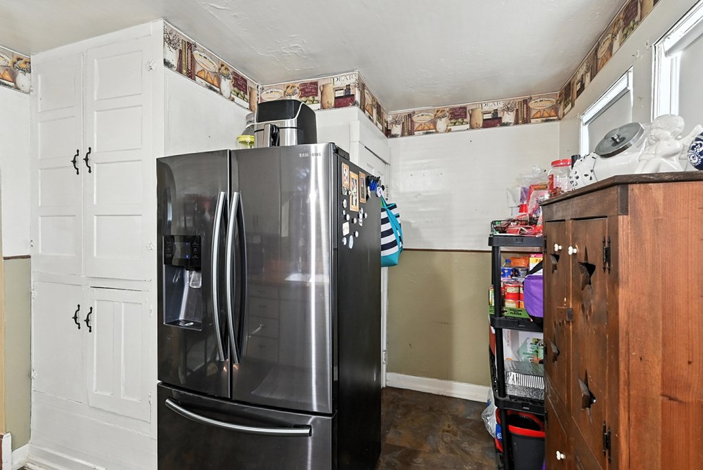 105 Washington Street, Willard, Ohio 44890, 3 Bedrooms Bedrooms, ,1 BathroomBathrooms,Residential,For Sale,Washington Street,9067674