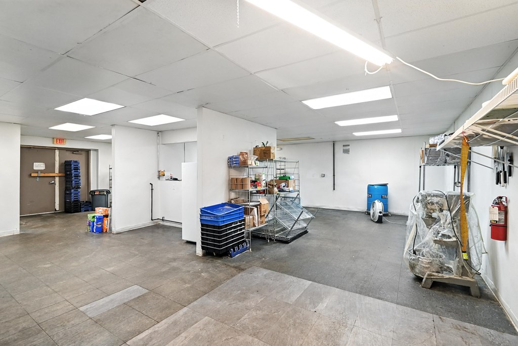325 E Center Street, Bellevue, Ohio 44811, ,Commercial Sale,For Sale,Center Street,9067675