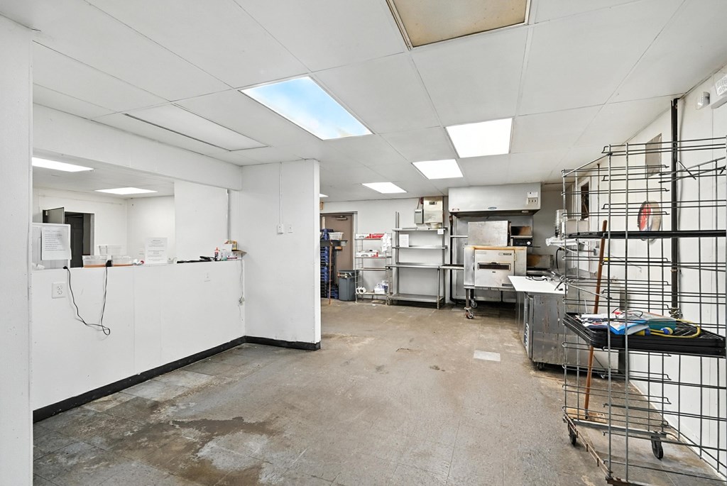 325 E Center Street, Bellevue, Ohio 44811, ,Commercial Sale,For Sale,Center Street,9067675