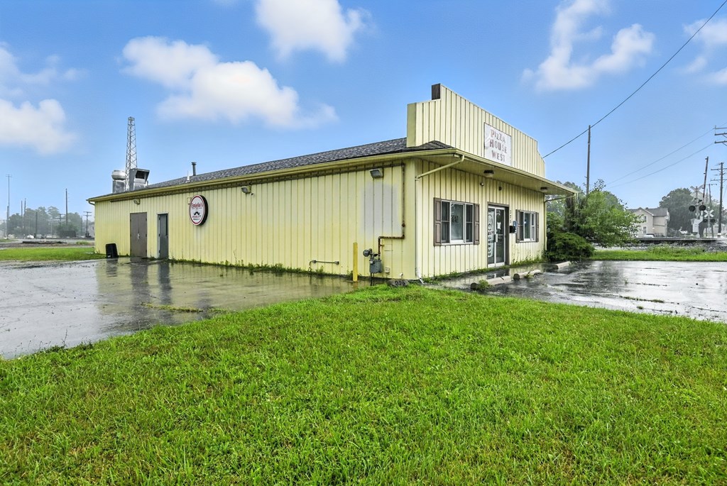 325 E Center Street, Bellevue, Ohio 44811, ,Commercial Sale,For Sale,Center Street,9067675