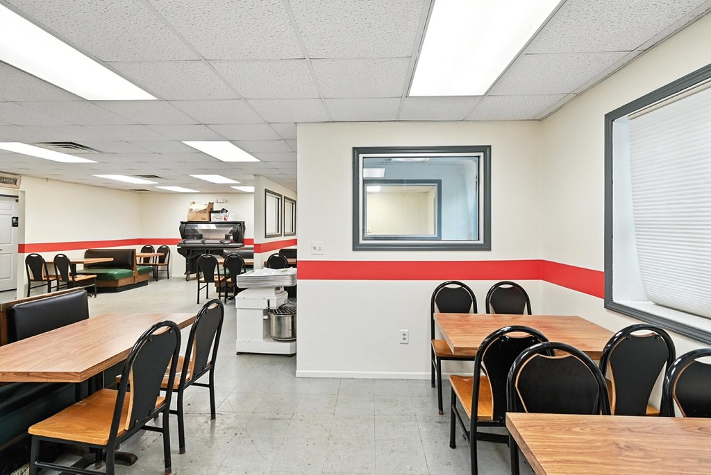 325 E Center Street, Bellevue, Ohio 44811, ,Commercial Sale,For Sale,Center Street,9067675