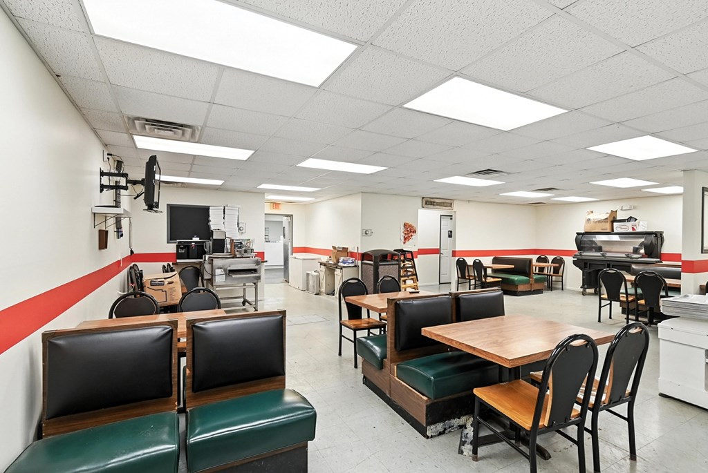 325 E Center Street, Bellevue, Ohio 44811, ,Commercial Sale,For Sale,Center Street,9067675