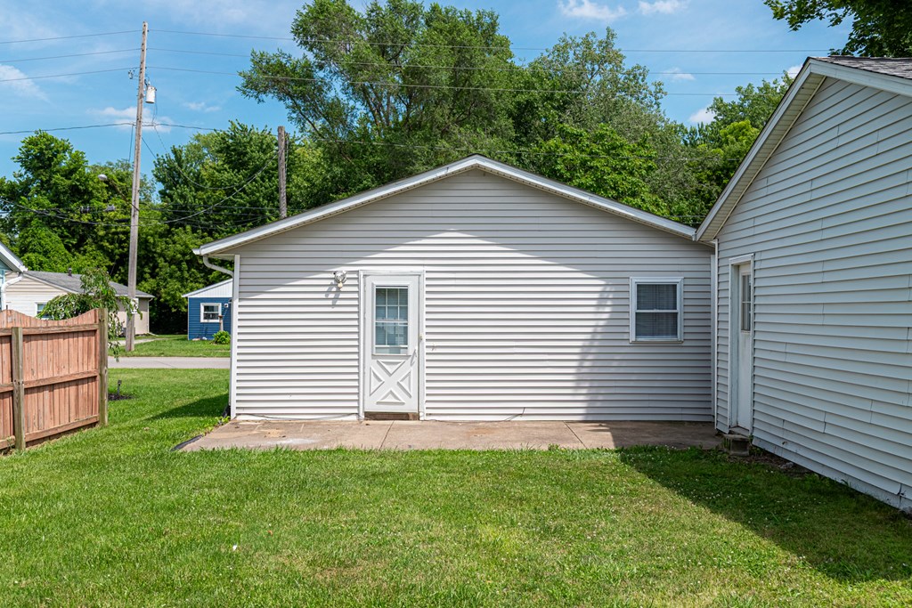 1225 E Farwell Street, Sandusky, Ohio 44870, 2 Bedrooms Bedrooms, ,1 BathroomBathrooms,Residential,For Sale,Farwell Street,9067712