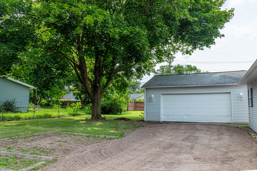 1225 E Farwell Street, Sandusky, Ohio 44870, 2 Bedrooms Bedrooms, ,1 BathroomBathrooms,Residential,For Sale,Farwell Street,9067712