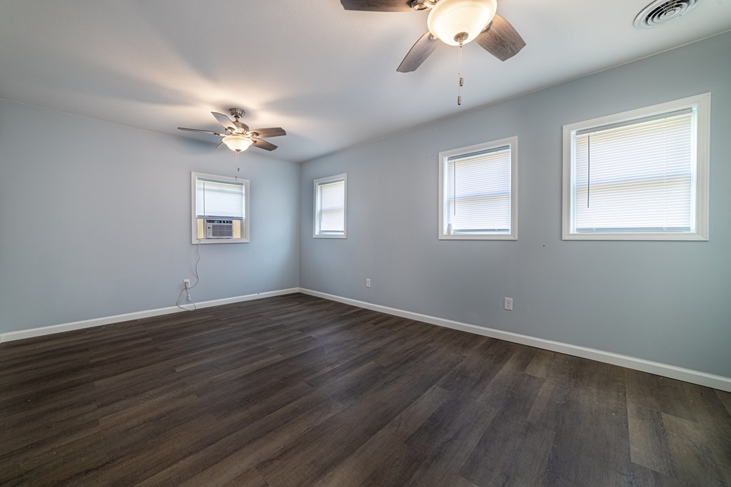 1225 E Farwell Street, Sandusky, Ohio 44870, 2 Bedrooms Bedrooms, ,1 BathroomBathrooms,Residential,For Sale,Farwell Street,9067712