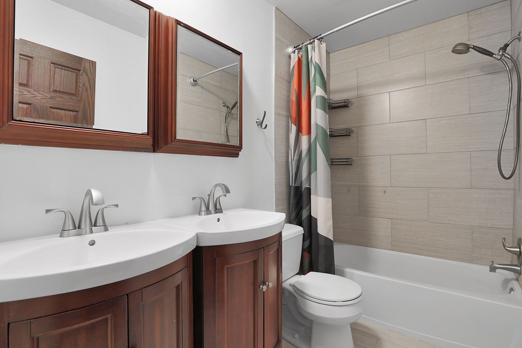 1380 Brenthaven Place, Columbus, Ohio 43228, 4 Bedrooms Bedrooms, ,3 BathroomsBathrooms,Residential,For Sale,Brenthaven Place,9067714